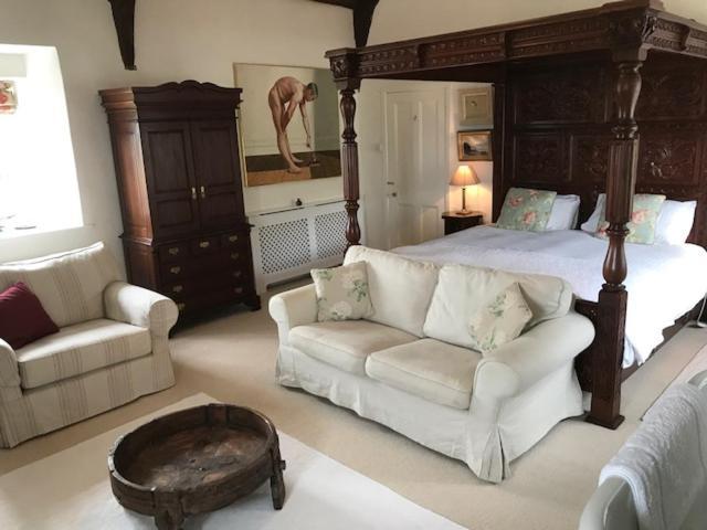 Country house Worthy Manor *